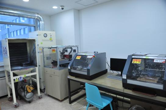 Wood & Finishing룸_CNC조각기